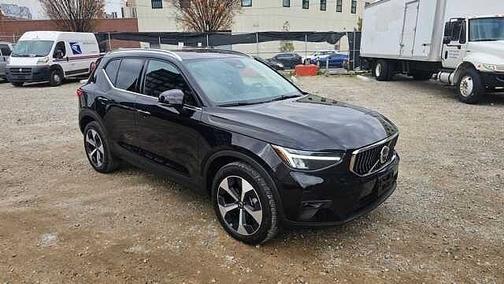 2025 Volvo XC40 Plus