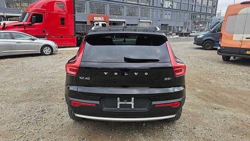 2025 Volvo XC40 Plus