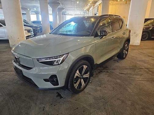 2023 Volvo XC40 Plus