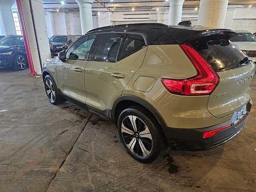 2023 Volvo XC40 Plus