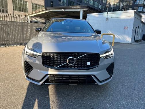 2025 Volvo XC60 Plug-In Hybrid T8 Polestar Engineered