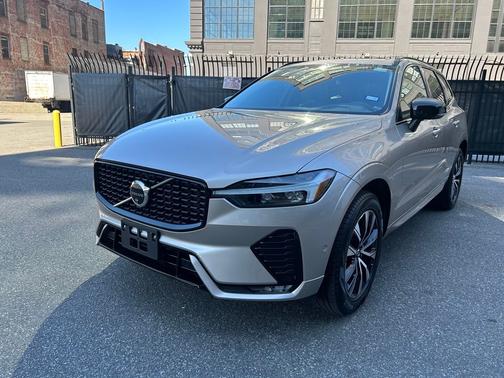 2025 Volvo XC60 B5 Plus
