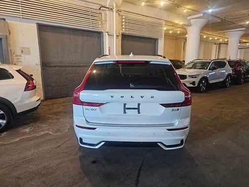 2023 Volvo XC60 Plus