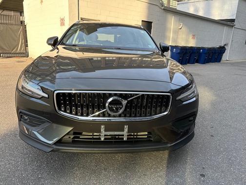 2022 Volvo V60 Cross Country T5