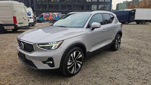 2025 Volvo XC40 Plus