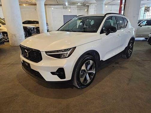 2023 Volvo XC40 Plus