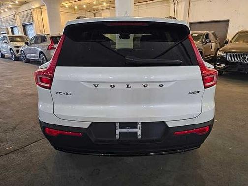 2023 Volvo XC40 Plus