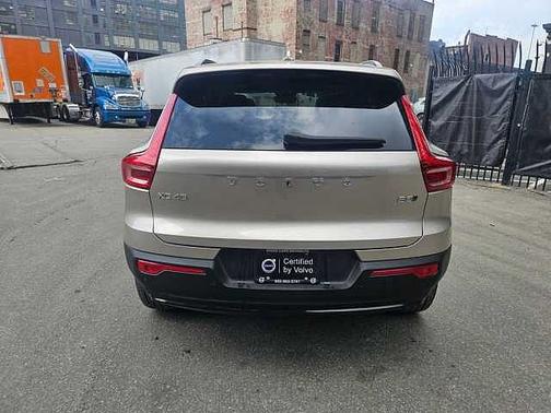 2023 Volvo XC40 Plus
