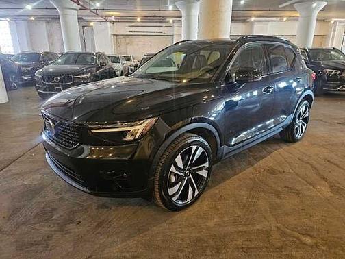 2024 Volvo XC40 Plus