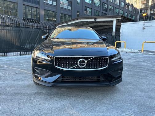 2024 Volvo V60 Cross Country Ultimate