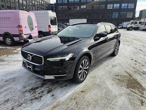 2024 Volvo V90 Cross Country Plus