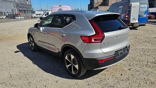 2025 Volvo XC40 Plus