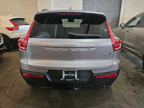 Aurora Silver 2026 Volvo XC40 Core