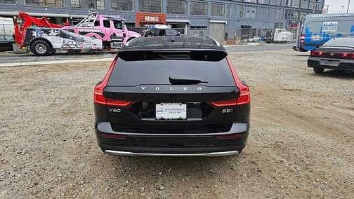 2024 Volvo V60 Cross Country Plus