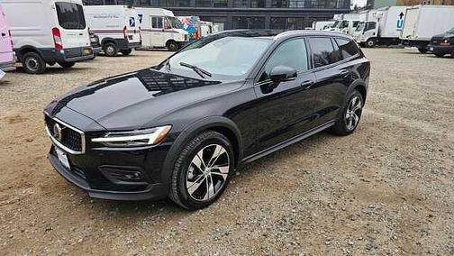 2024 Volvo V60 Cross Country Plus