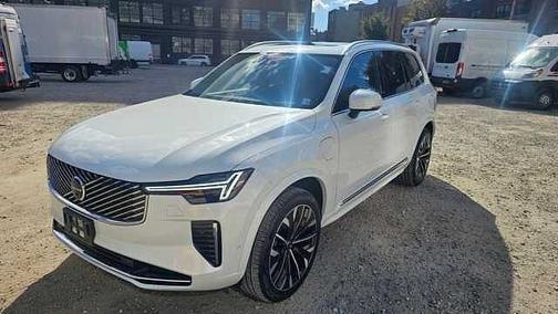 2025 Volvo XC90 Plus