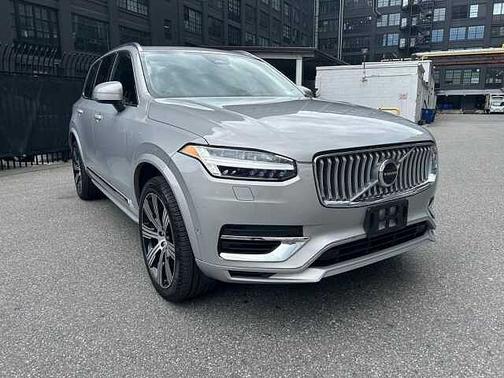 2023 Volvo XC90 Plus