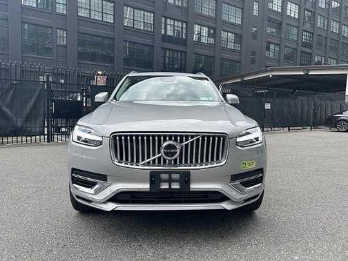 2023 Volvo XC90 Plus