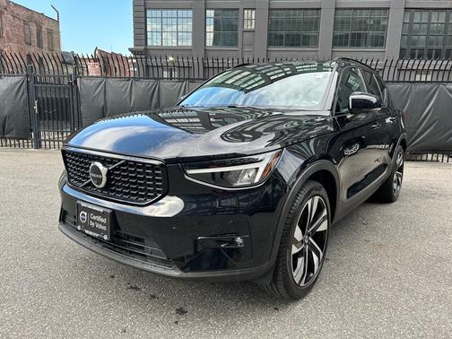 2023 Volvo XC40 Ultimate