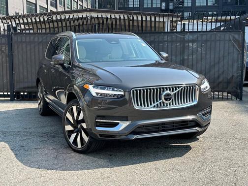 2024 Volvo XC90 Recharge Plug-In Hybrid Ultimate