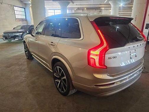 2023 Volvo XC90 Plus