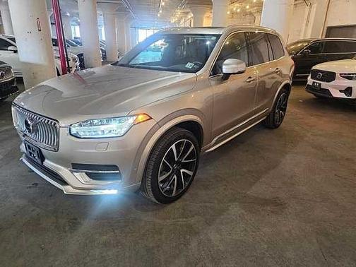 2023 Volvo XC90 Plus