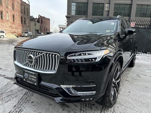 2024 Volvo XC90 B5 Plus