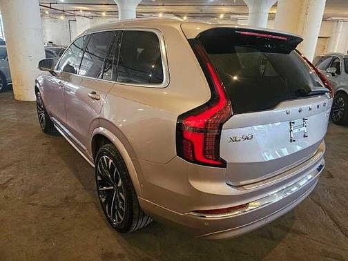 Aurora Silver 2026 Volvo XC90 Plus