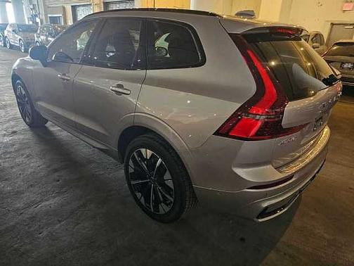 Aurora Silver 2026 Volvo XC60 Plus