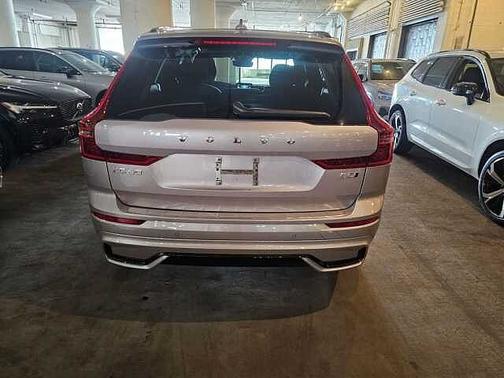Aurora Silver 2026 Volvo XC60 Plus