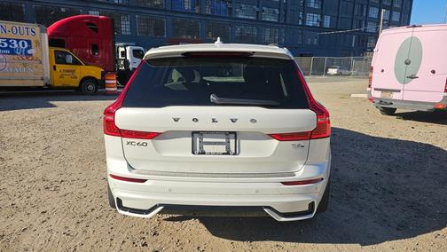 2025 Volvo XC60 Plug-In Hybrid T8 Ultra