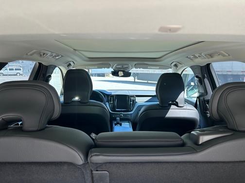 2025 Volvo XC60 Plus