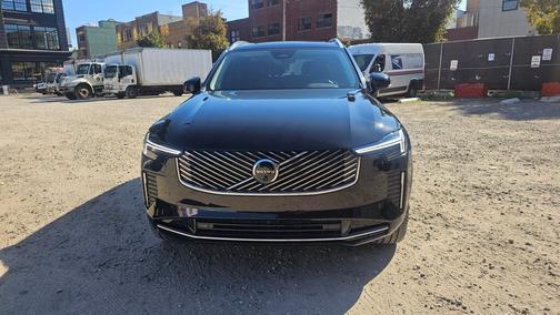 2025 Volvo XC90 B6 Plus 7-Seater