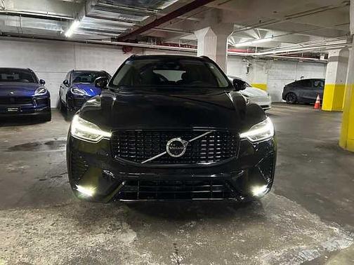 2025 Volvo XC60 Plus