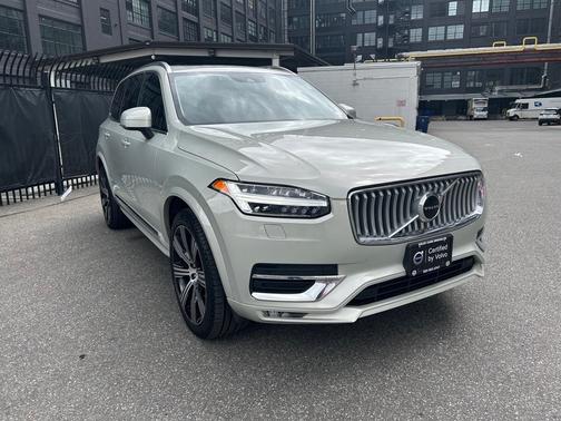 2022 Volvo XC90 T6 Inscription