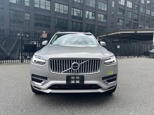 2023 Volvo XC90 Recharge Plug-In Hybrid T8 Plus 6 Passenger