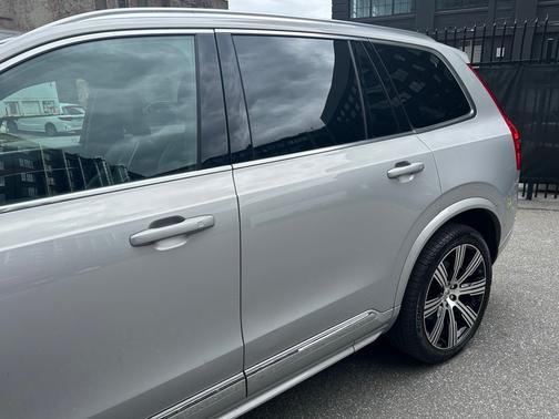 2023 Volvo XC90 Recharge Plug-In Hybrid T8 Plus 6 Passenger