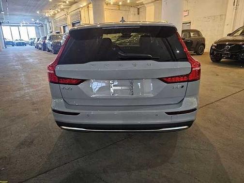 2025 Volvo V60 Cross Country Ultra