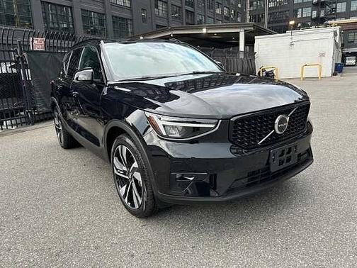 2025 Volvo XC40 Plus