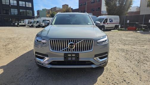 2025 Volvo XC90 B6 Plus 6-Seater