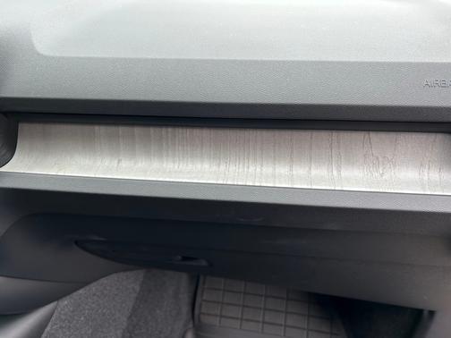 2024 Volvo XC40 B5 Core