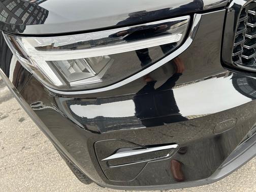 2024 Volvo XC40 B5 Core