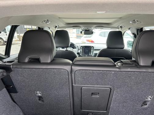 2024 Volvo XC40 B5 Core