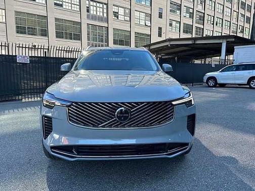 2025 Volvo XC90 Plus