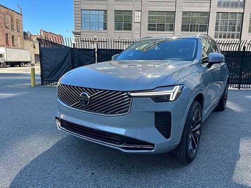 2025 Volvo XC90 Plus