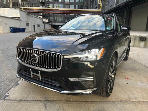 2022 Volvo XC60 B6 Inscription