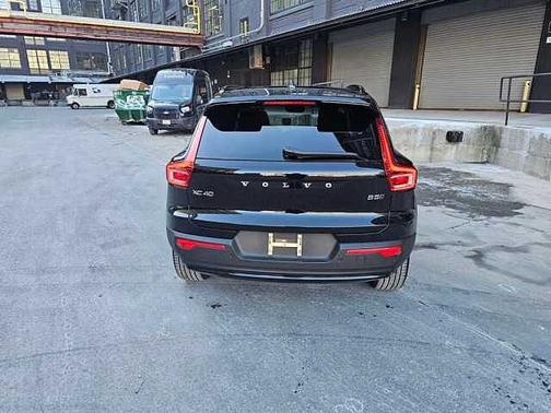 2023 Volvo XC40 Plus