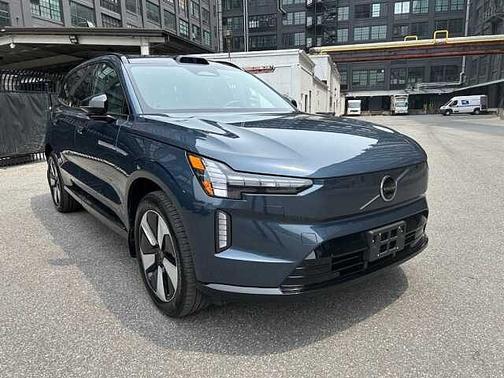 2025 Volvo EX90 Plus