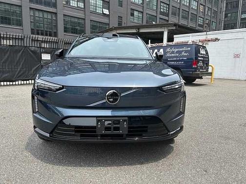 2025 Volvo EX90 Plus