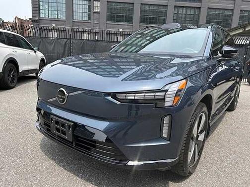 2025 Volvo EX90 Plus